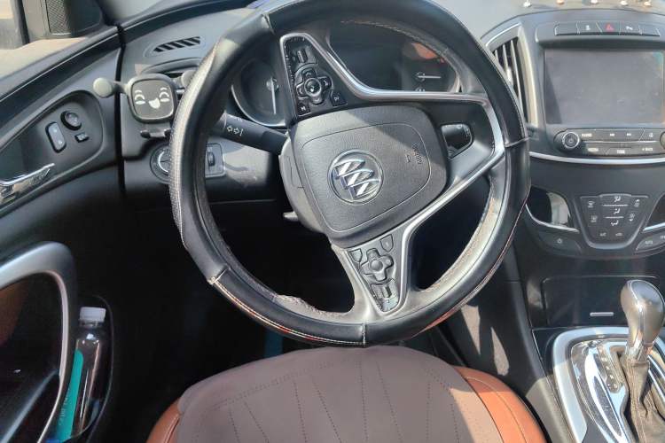 Used Buick Regal 2015 1.6T Elite Tech Model Steering Wheel
