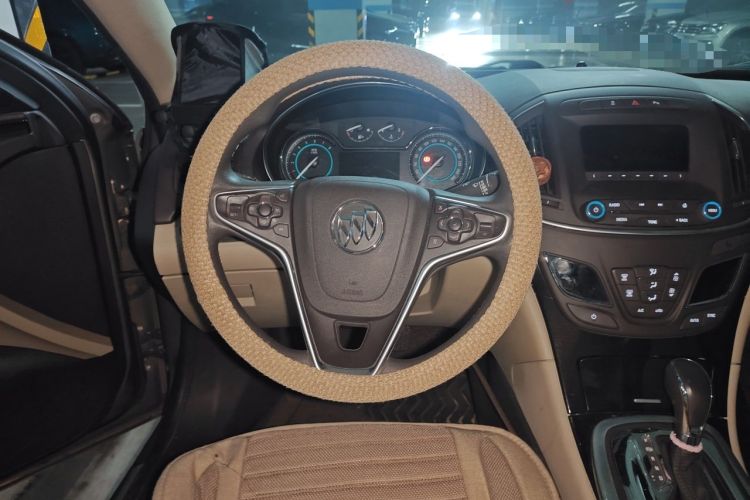 Used Buick Regal 2015 2.0L Elite Fashion Edition Steering Wheel