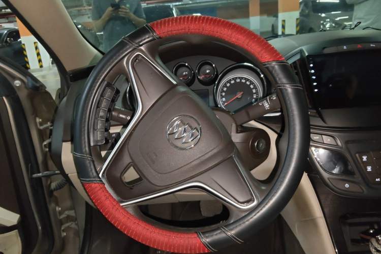 Used Buick Regal 2015 2.0L Leading Fashion Edition Steering Wheel