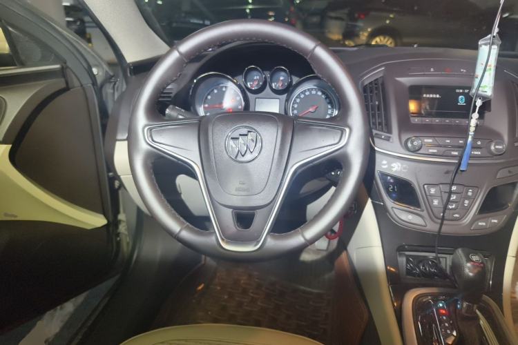 Used Buick Regal 2015 2.0L Leading Fashion Edition Steering Wheel