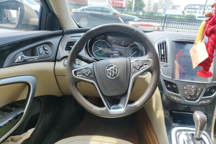 Used Buick Regal 2015 2.0L Elite Fashion Edition Steering Wheel