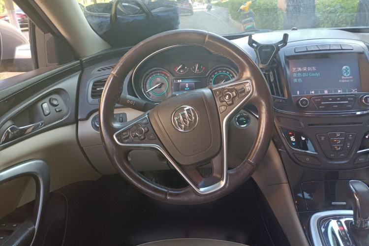 Used Buick Regal 2015 2.0L Elite Fashion Edition Steering Wheel