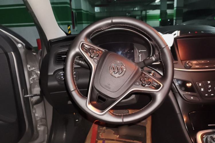 Used Buick Regal 2015 1.6T Elite Tech Model Steering Wheel