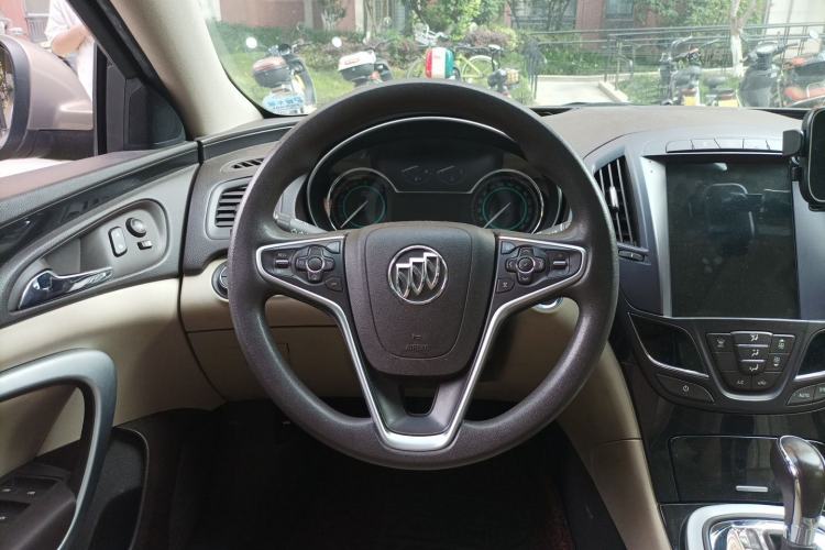 Used Buick Regal 2015 2.0L Elite Fashion Edition Steering Wheel
