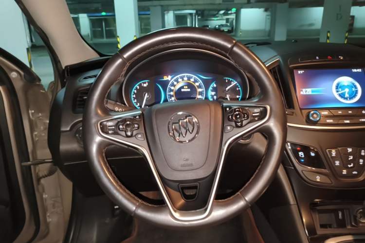 Used Buick Regal 2015 1.6T Elite Tech Model Steering Wheel