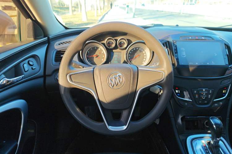 Used Buick Regal 2015 1.6T Leading Technology Model Steering Wheel