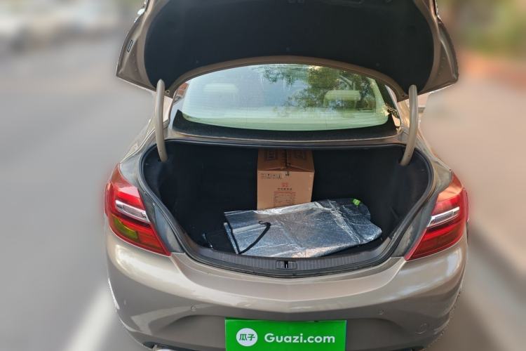 Used Buick Regal 2015 2.0L Leading Fashion Edition Trunk