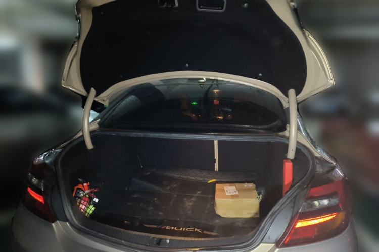 Used Buick Regal 2015 2.0L Elite Fashion Edition Trunk