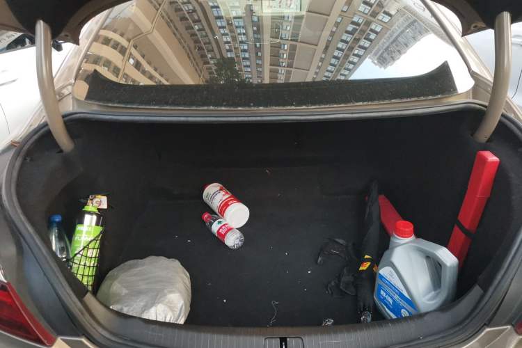 Used Buick Regal 2015 1.6T Fashion Tech Model Trunk
