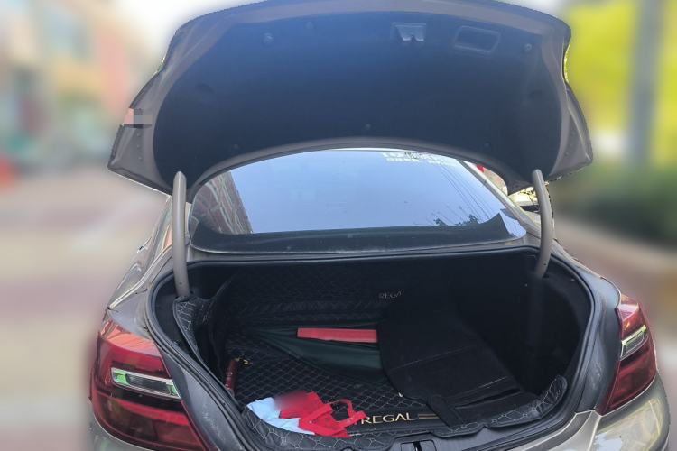 Used Buick Regal 2015 2.0L Leading Fashion Edition Trunk