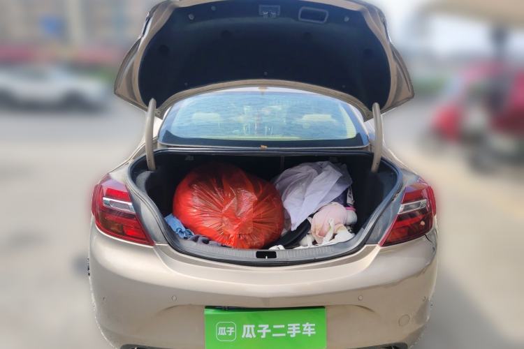 Used Buick Regal 2015 2.0L Elite Fashion Edition Trunk