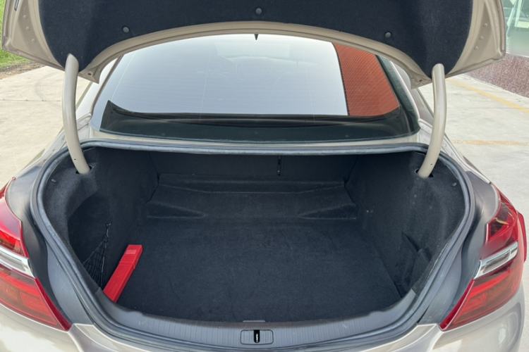 Used Buick Regal 2015 1.6T Fashion Tech Model Trunk