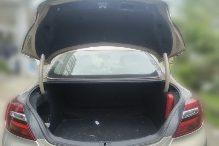 Used Buick Regal 2015 1.6T Leading Technology Model Trunk