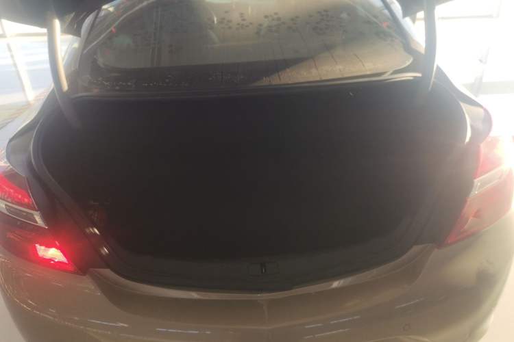 Used Buick Regal 2015 1.6T Elite Tech Model Trunk