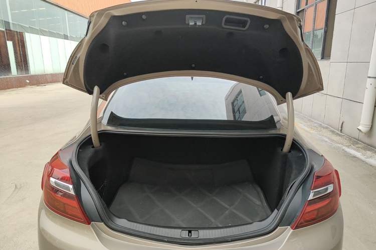 Used Buick Regal 2015 1.6T Elite Tech Model Trunk