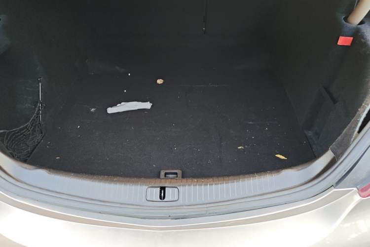 Used Buick Regal 2015 1.6T Leading Technology Model Trunk