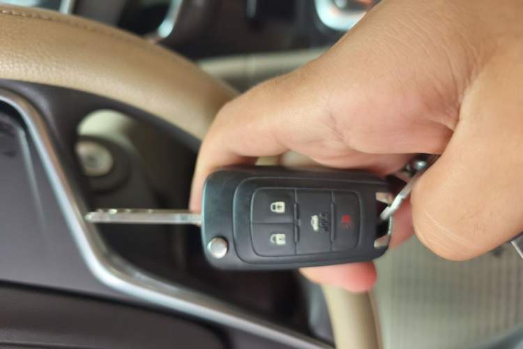 Used Buick Regal 2015 2.0L Leading Fashion Edition Vehicle Key