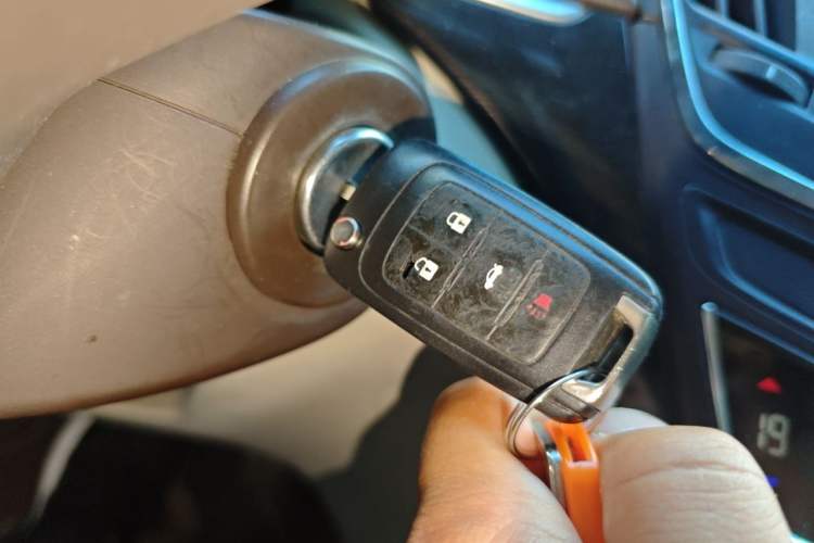 Used Buick Regal 2015 2.0L Leading Fashion Edition Vehicle Key