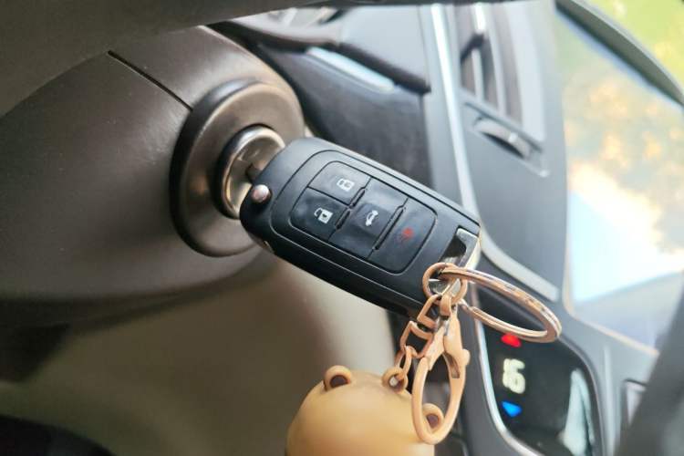 Used Buick Regal 2015 2.0L Leading Fashion Edition Vehicle Key