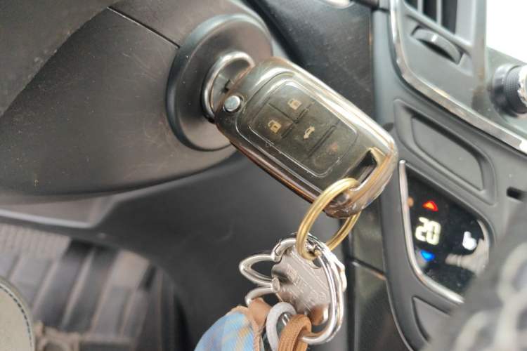Used Buick Regal 2015 1.6T Fashion Tech Model Vehicle Key