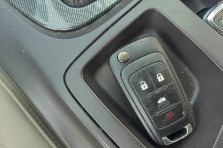 Used Buick Regal 2015 2.0L Elite Fashion Edition Vehicle Key
