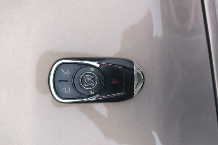Used Buick Regal 2015 1.6T Elite Tech Model Vehicle Key