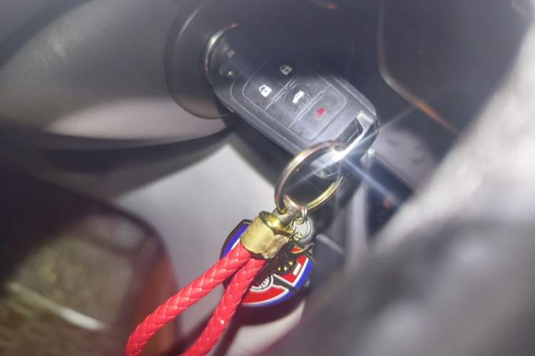 Used Buick Regal 2015 2.0L Leading Fashion Edition Vehicle Key