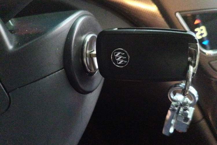 Used Buick Regal 2015 1.6T Leading Technology Model Vehicle Key