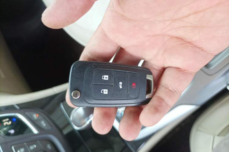 Used Buick Regal 2015 2.0L Elite Fashion Edition Vehicle Key