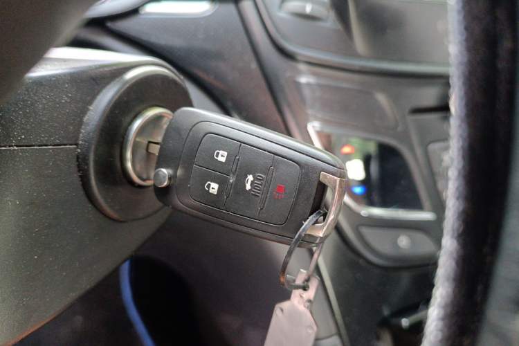 Used Buick Regal 2015 1.6T Leading Technology Model Vehicle Key