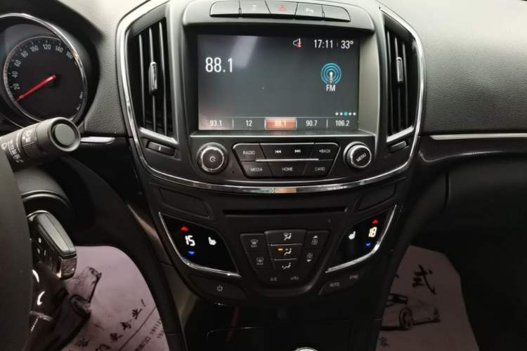 Used Buick Regal 2015 1.6T Fashion Tech Model Audio And AC Panel