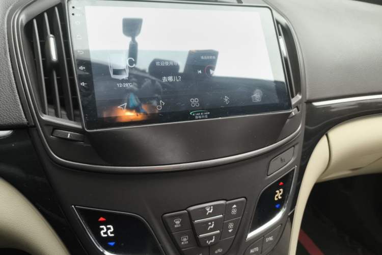 Used Buick Regal 2015 2.0L Leading Fashion Edition Audio And AC Panel
