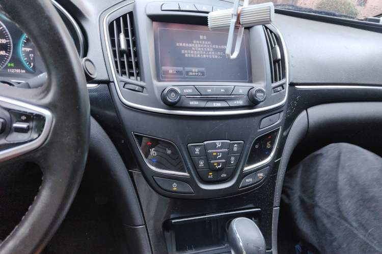 Used Buick Regal 2015 1.6T Elite Tech Model Audio And AC Panel