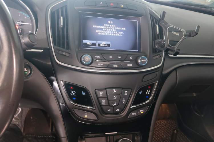 Used Buick Regal 2015 1.6T Elite Tech Model Audio And AC Panel