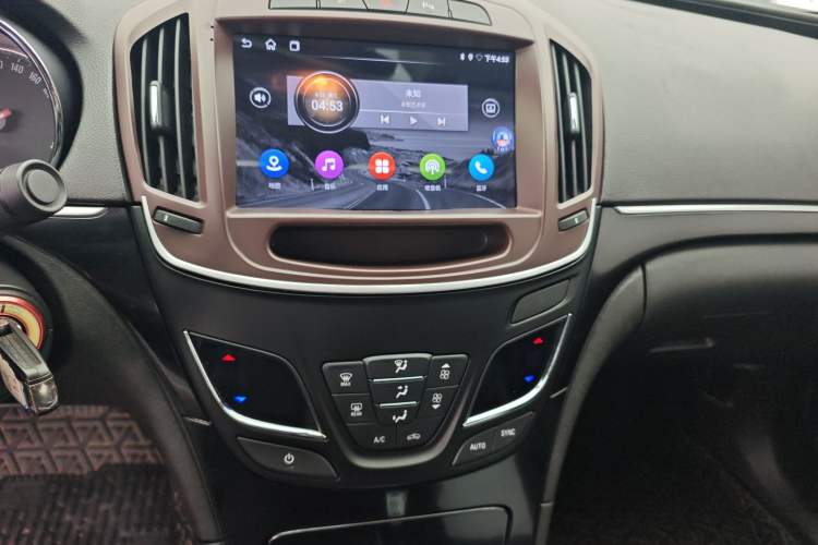 Used Buick Regal 2015 1.6T Leading Technology Model Audio And AC Panel