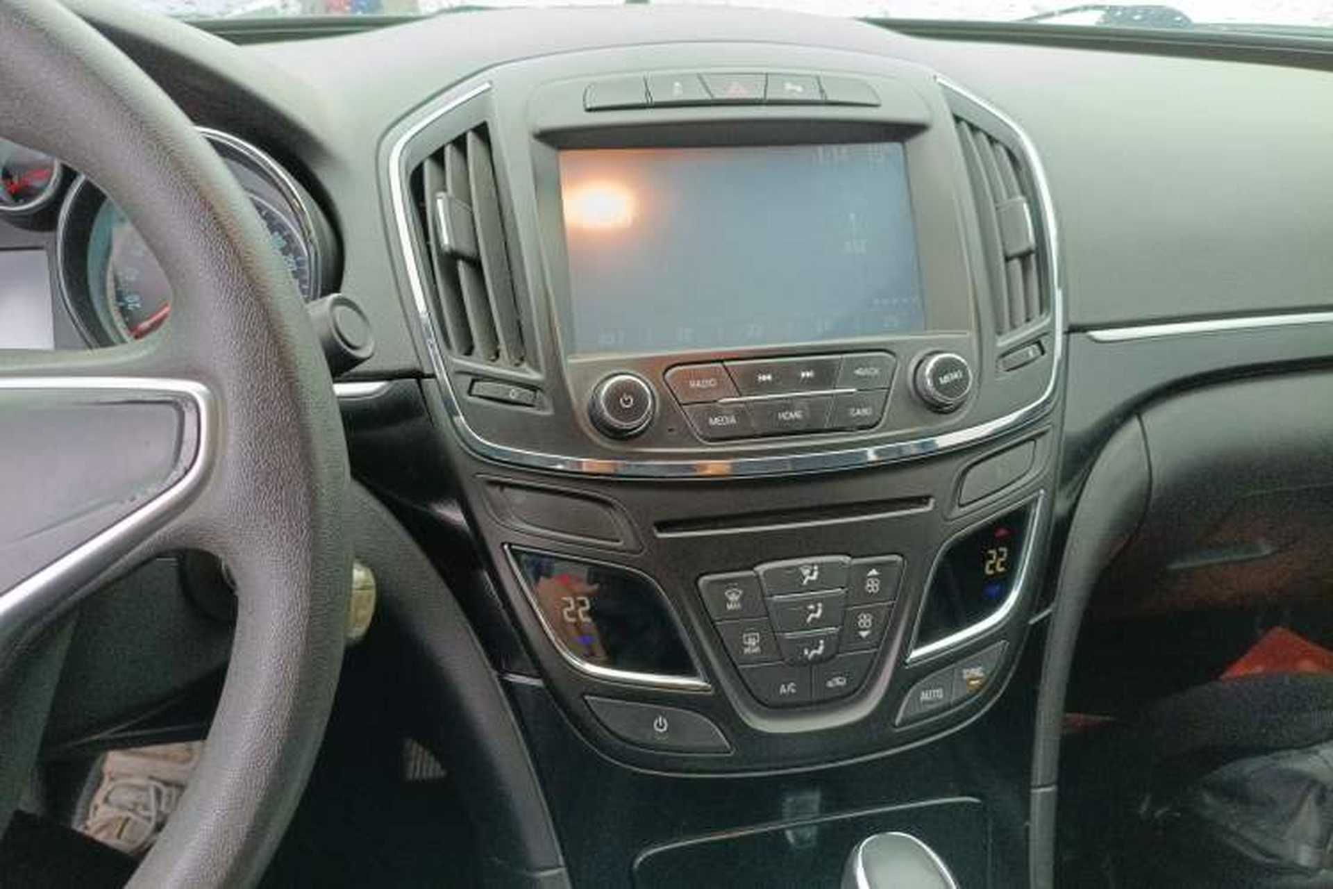 Used Buick Regal 2015 1.6T Leading Technology Model Audio And AC Panel
