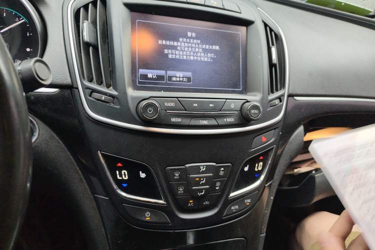Used Buick Regal 2015 1.6T Elite Tech Model Audio And AC Panel