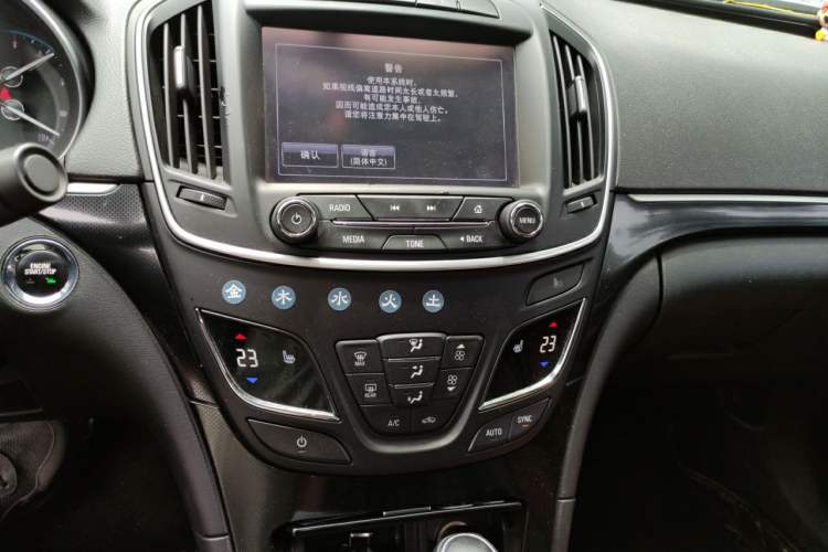 Used Buick Regal 2015 1.6T Elite Tech Model Audio And AC Panel