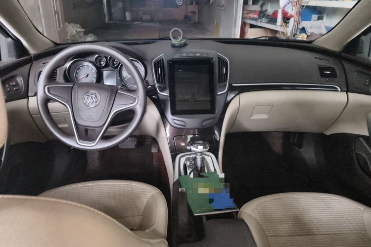 Used Buick Regal 2015 2.0L Leading Fashion Edition Center Console