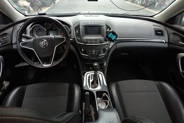 Used Buick Regal 2015 1.6T Leading Technology Model Center Console
