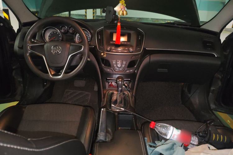 Used Buick Regal 2015 1.6T Fashion Tech Model Center Console
