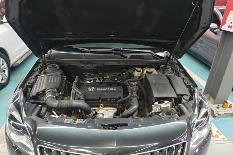 Used Buick Regal 2015 1.6T Leading Technology Model Engine Bay
