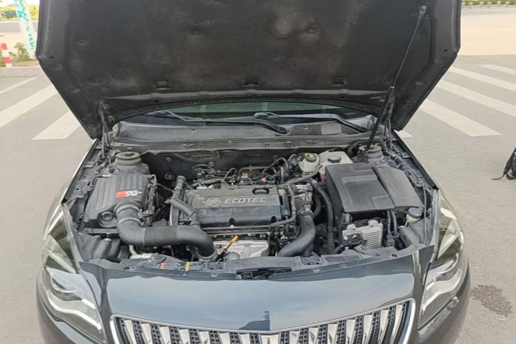 Used Buick Regal 2015 1.6T Elite Tech Model Engine Bay