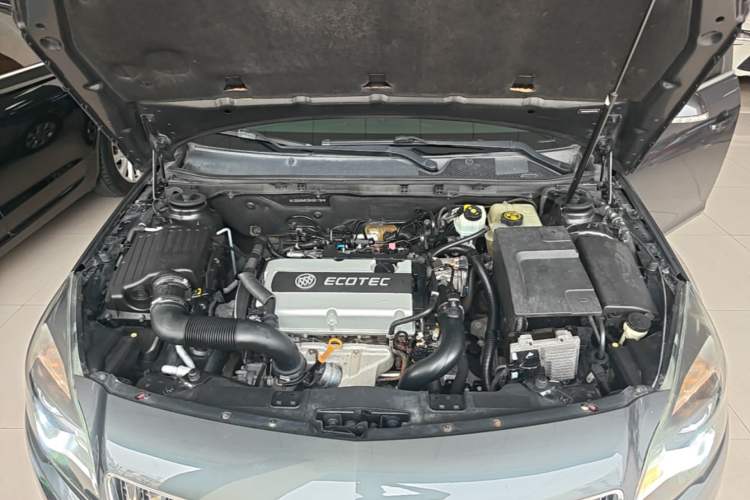 Used Buick Regal 2015 1.6T Leading Technology Model Engine Bay