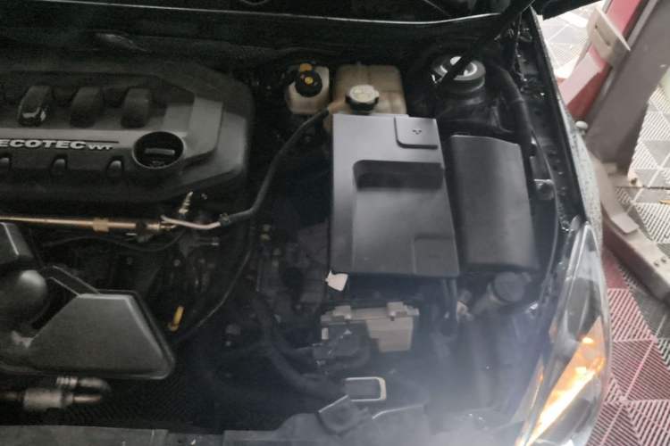 Used Buick Regal 2015 2.0L Leading Fashion Edition Engine Bay Left