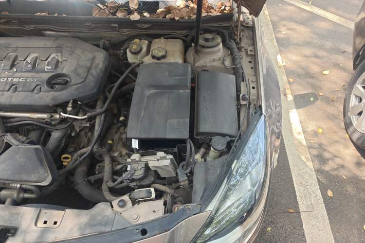 Used Buick Regal 2015 2.0L Leading Fashion Edition Engine Bay Left
