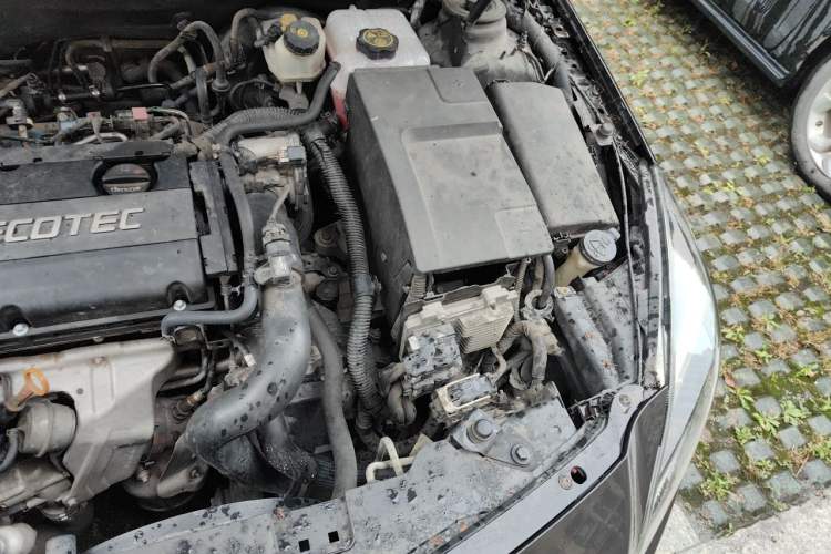 Used Buick Regal 2015 1.6T Elite Tech Model Engine Bay Left