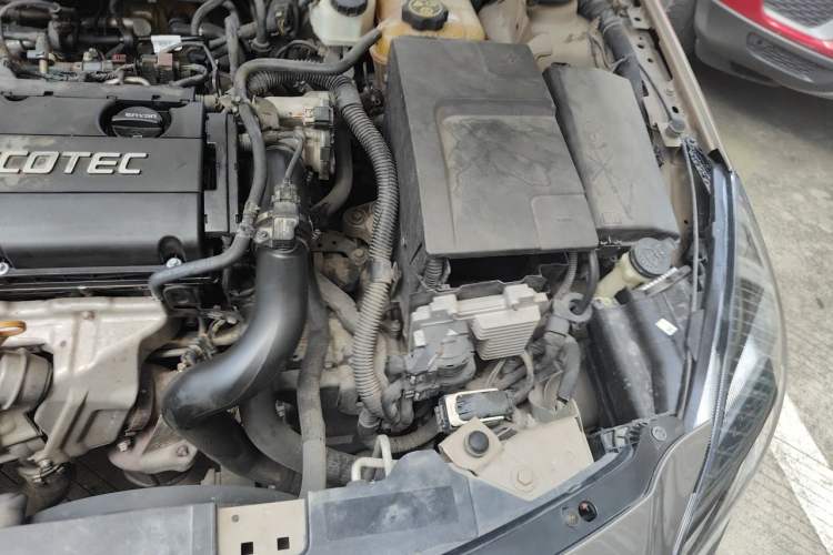 Used Buick Regal 2015 1.6T Elite Tech Model Engine Bay Left