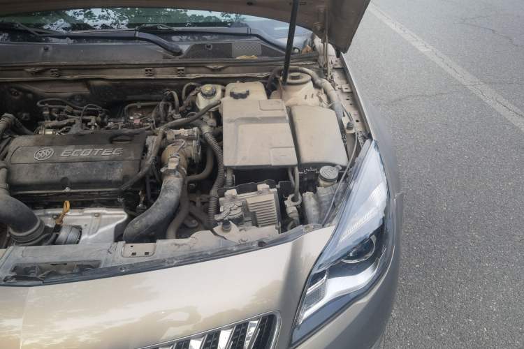 Used Buick Regal 2015 1.6T Fashion Tech Model Engine Bay Left
