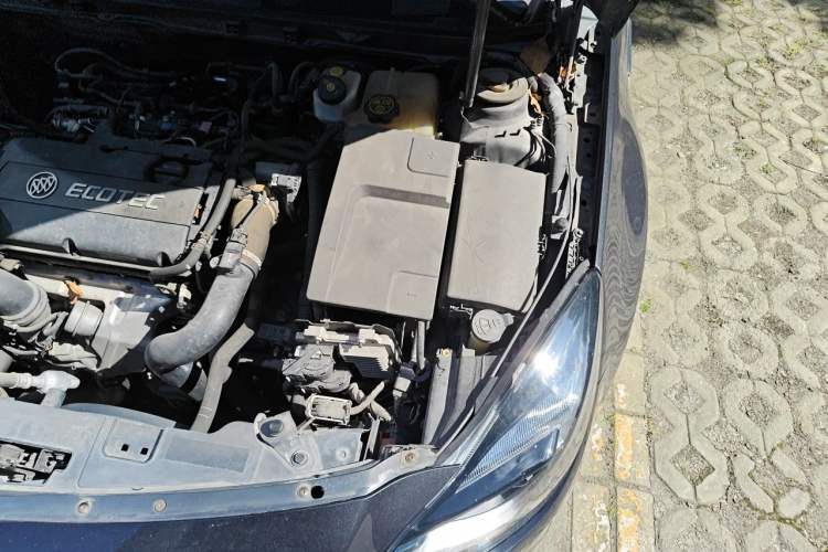 Used Buick Regal 2015 1.6T Leading Technology Model Engine Bay Left
